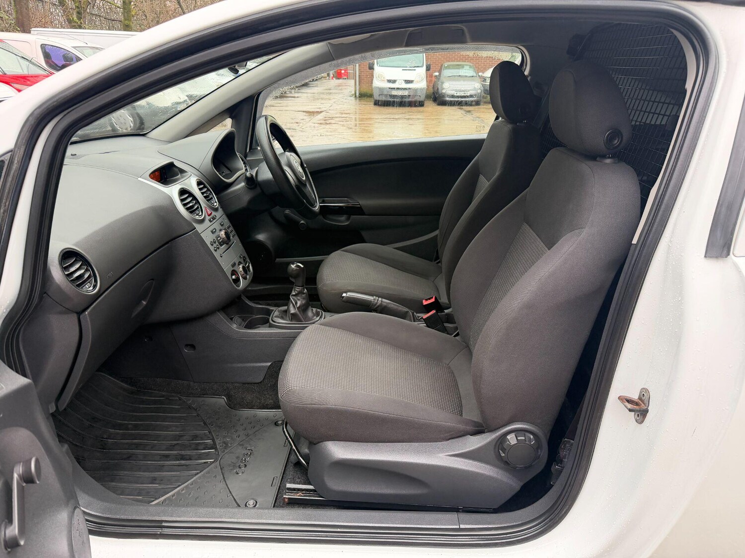 Used Vauxhall Corsa 2011 for sale - 77538651: Photo 31