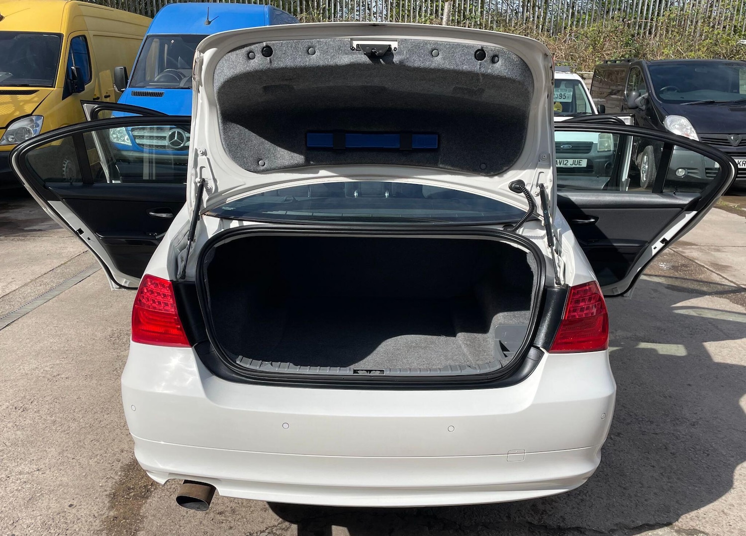 Used BMW 3 Series 2009 for sale - 78148187: Photo 13