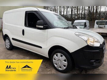 Used Vauxhall Combo 2015 for sale - 77670801: Photo