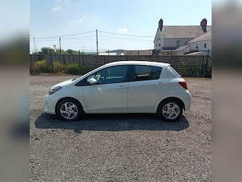 Used Toyota Yaris 2014 for sale - 79008122: Photo