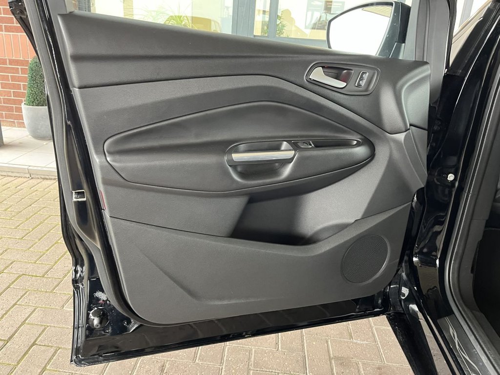 Used Ford Kuga 2016 for sale - 77780663: Photo 41