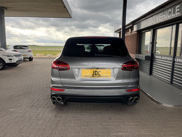 Used Porsche Cayenne 2015 for sale - 74834159: Photo 10