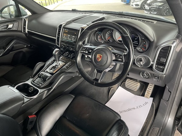 Used Porsche Cayenne 2015 for sale - 74834159: Photo 12