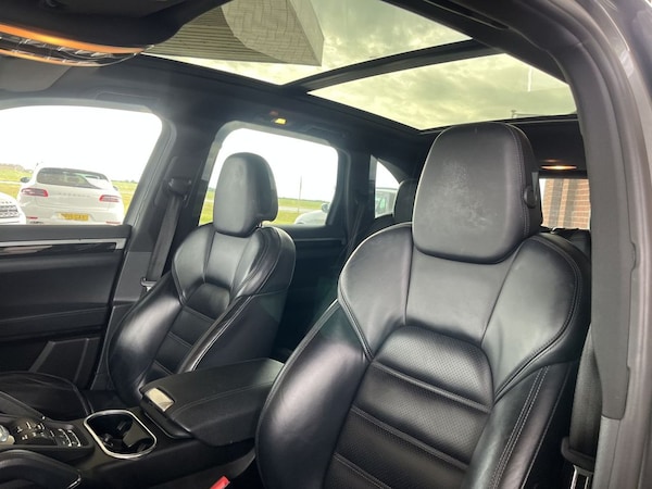 Used Porsche Cayenne 2015 for sale - 74834159: Photo 27
