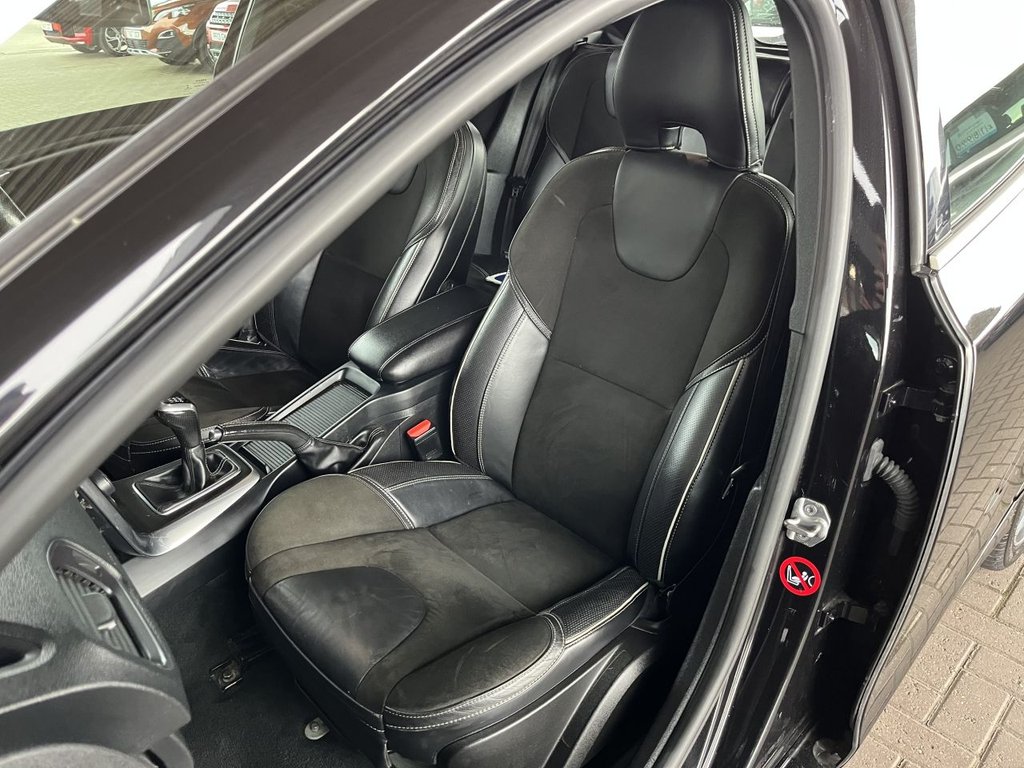 Used Volvo V40 2018 for sale - 77681085: Photo 24