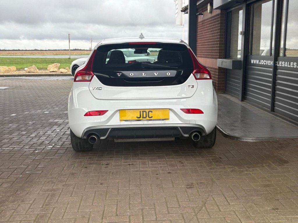 Used Volvo V40 2014 for sale - 76256231: Photo 10