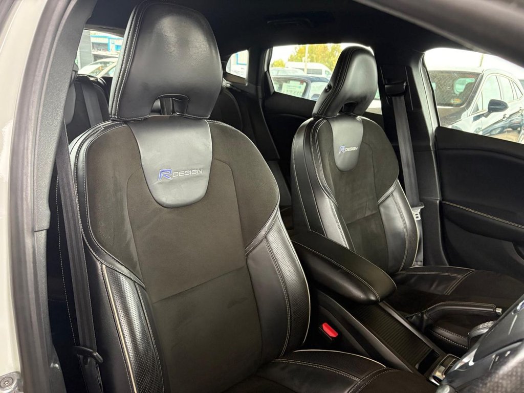 Used Volvo V40 2014 for sale - 76256231: Photo 15