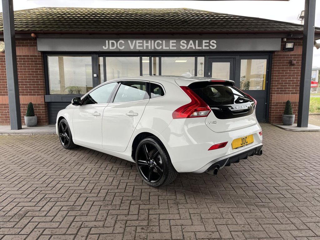 Used Volvo V40 2014 for sale - 76256231: Photo 2