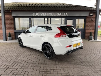 Used Volvo V40 2014 for sale - 76256231: Photo