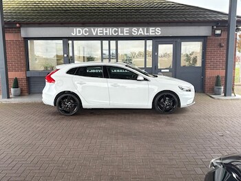 Used Volvo V40 2014 for sale - 76256231: Photo