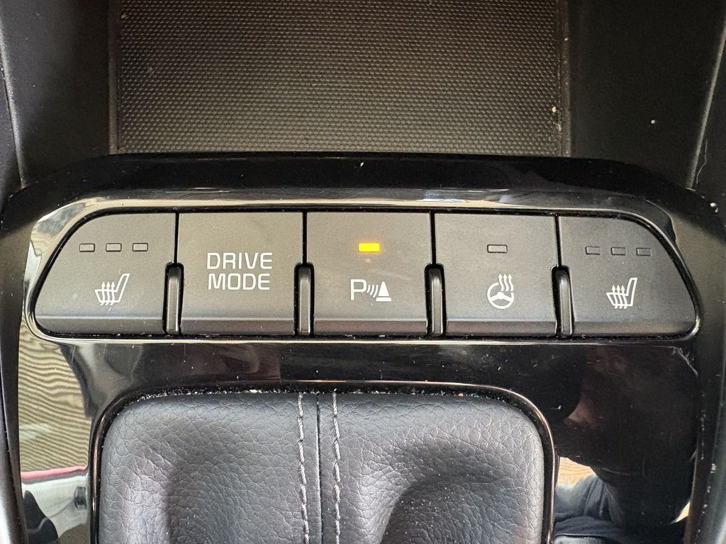 Used Kia Stonic 2024 for sale - 76520538: Photo 30