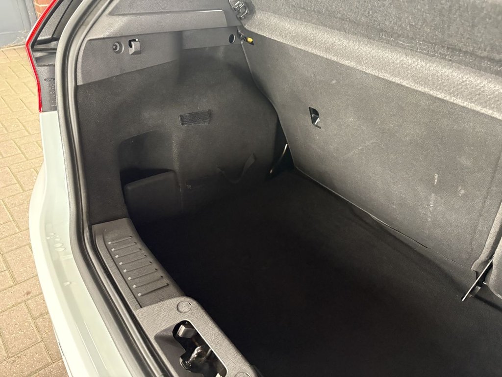 Used Ford Fiesta 2015 for sale - 76510046: Photo 17