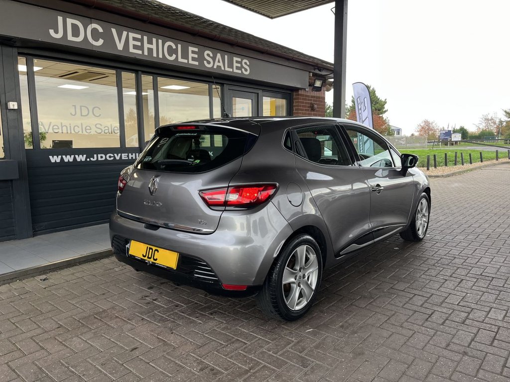 Used Renault Clio 2016 for sale - 76496309: Photo 11