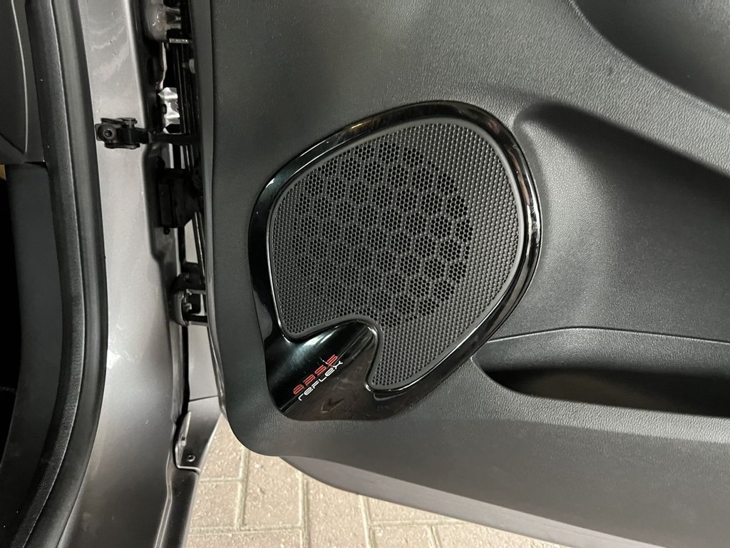 Used Renault Clio 2016 for sale - 76496309: Photo 17