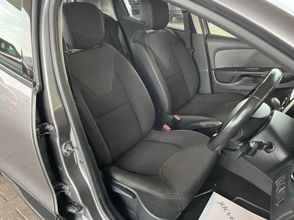 Used Renault Clio 2016 for sale - 76496309: Photo 19