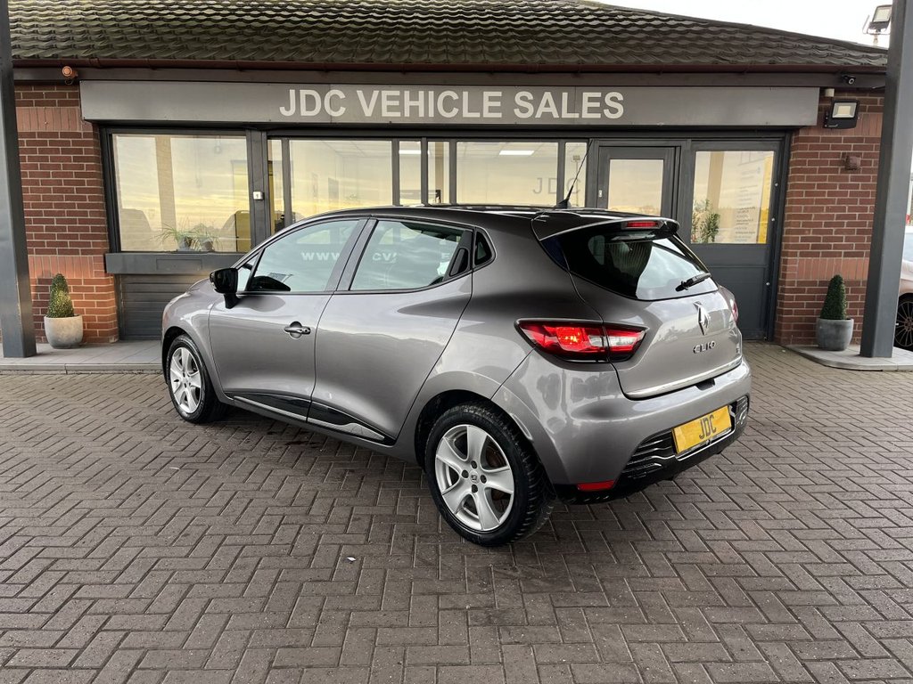 Used Renault Clio 2016 for sale - 76496309: Photo 2