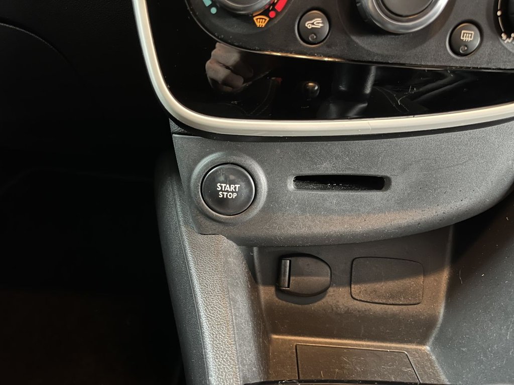 Used Renault Clio 2016 for sale - 76496309: Photo 23