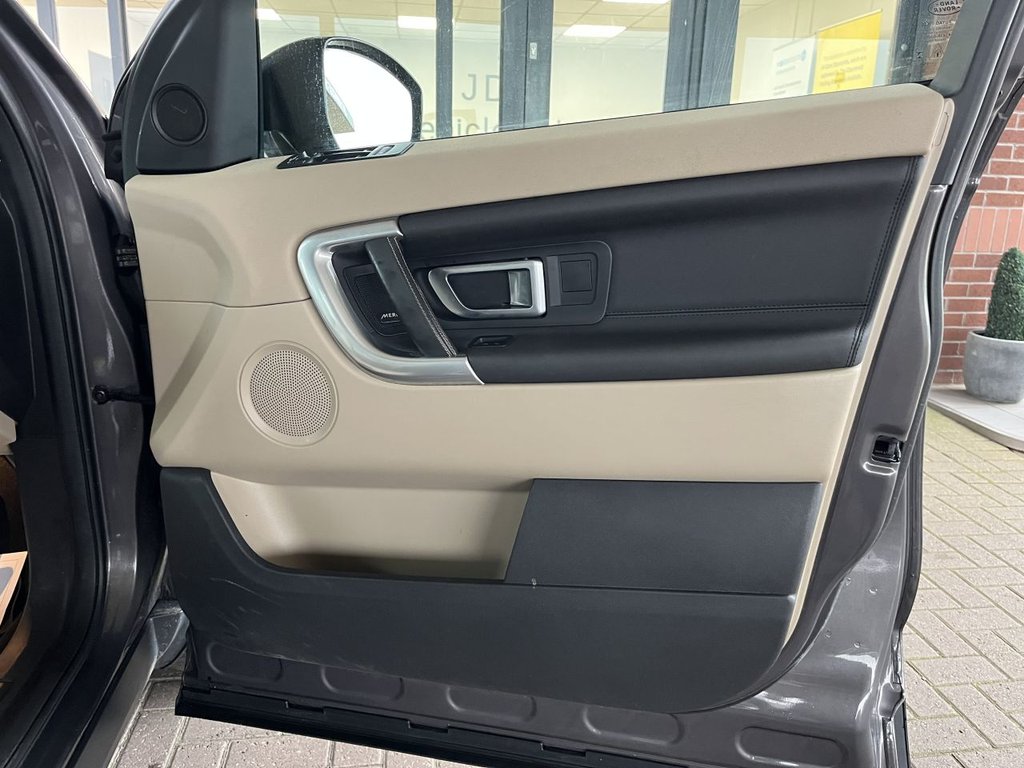 Used Land Rover Discovery Sport 2017 for sale - 77780704: Photo 15