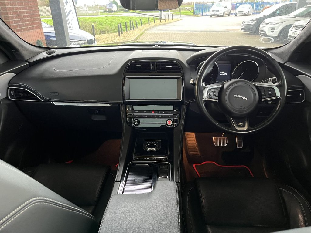 Used Jaguar F-Pace 2020 for sale - 76986132: Photo 14