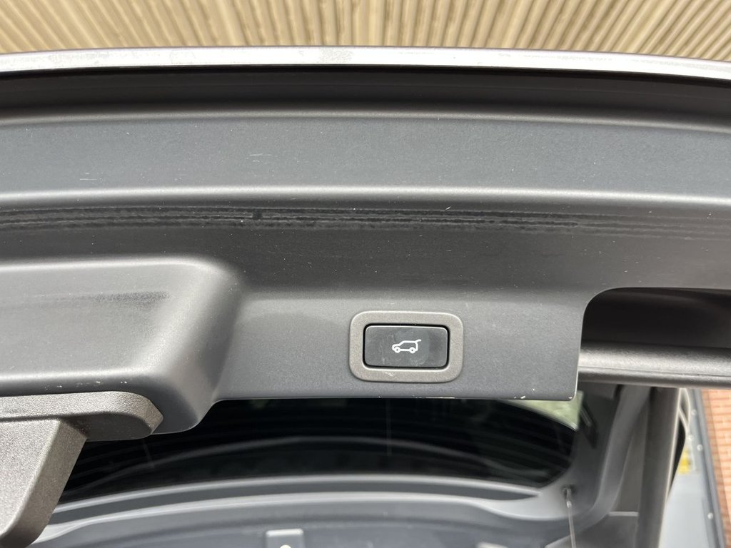 Used Jaguar F-Pace 2021 for sale - 78083122: Photo 40