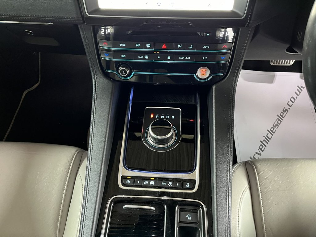 Used Jaguar F-Pace 2016 for sale - 77276310: Photo 33