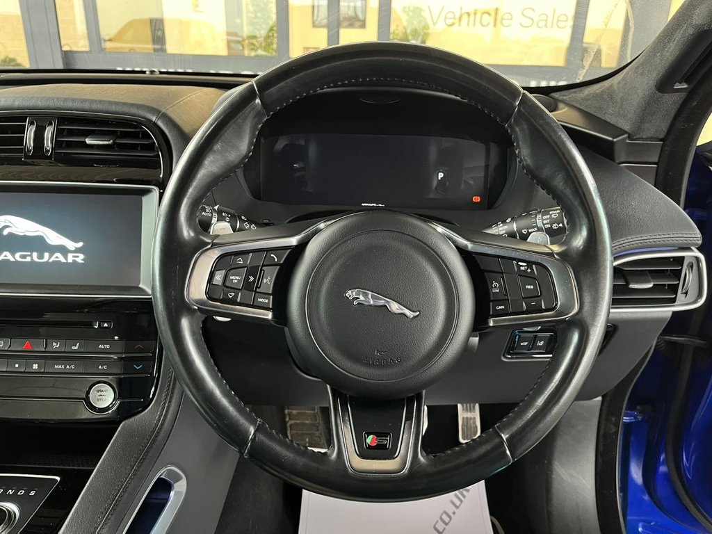 Used Jaguar F-Pace 2016 for sale - 77276310: Photo 35