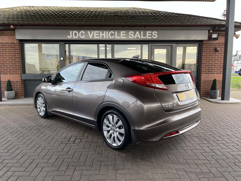 Used Honda Civic 2014 for sale - 76482368: Photo 2