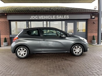 Used Peugeot 208 2016 for sale - 77621608: Photo
