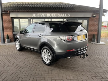 Used Land Rover Discovery Sport 2016 for sale - 75764795: Photo