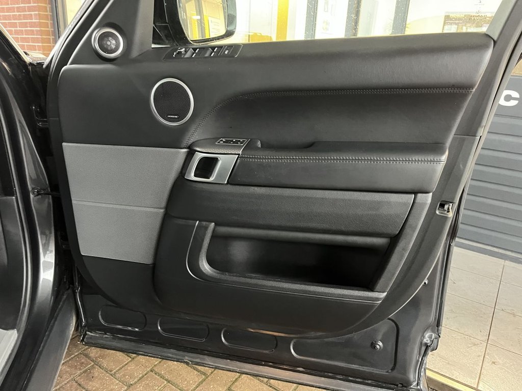 Used Land Rover Range Rover Sport 2017 for sale - 76751198: Photo 30