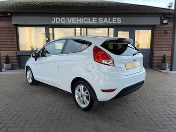 Used Ford Fiesta 2016 for sale - 76510188: Photo