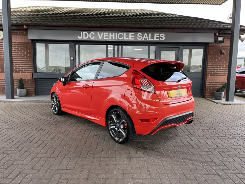 Used Ford Fiesta 2016 for sale - 76010380: Photo 2