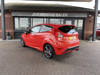 Used Ford Fiesta 2016 for sale - 76010380: Photo 2