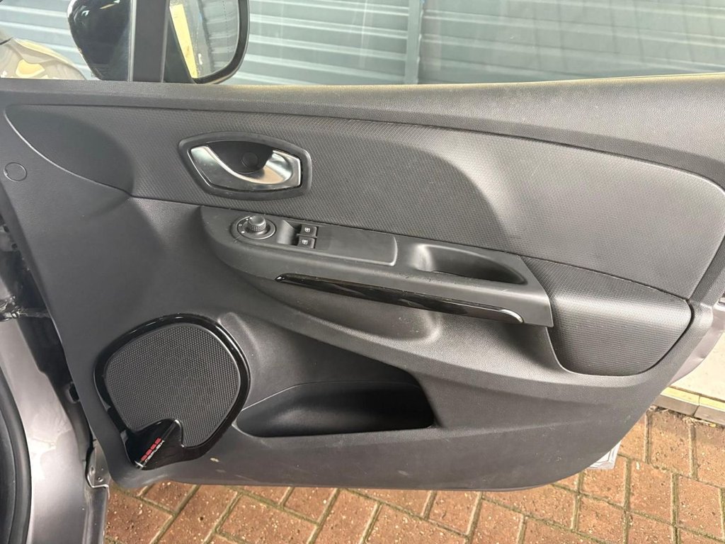 Used Renault Clio 2016 for sale - 76783892: Photo 13