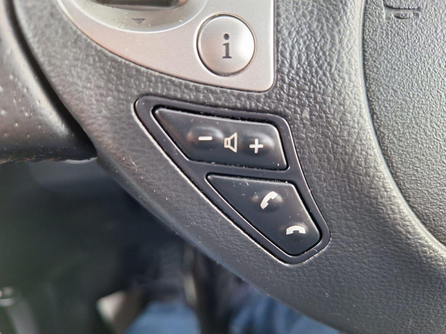 Used Nissan Juke 2016 for sale - 76350691: Photo 32