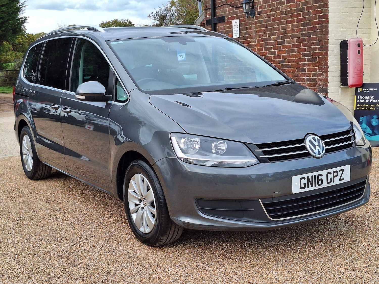 Used Volkswagen Sharan 2016 for sale - 76350688: Photo 1