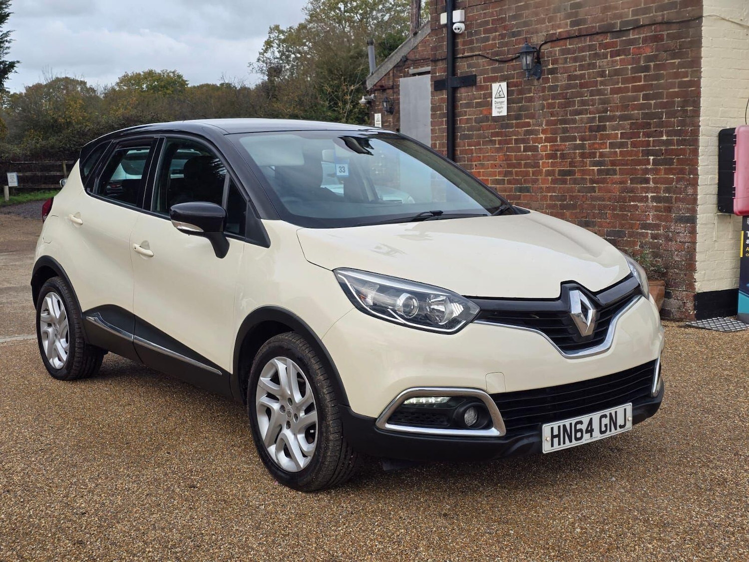 Used Renault Captur 2014 for sale - 76420251: Photo 1