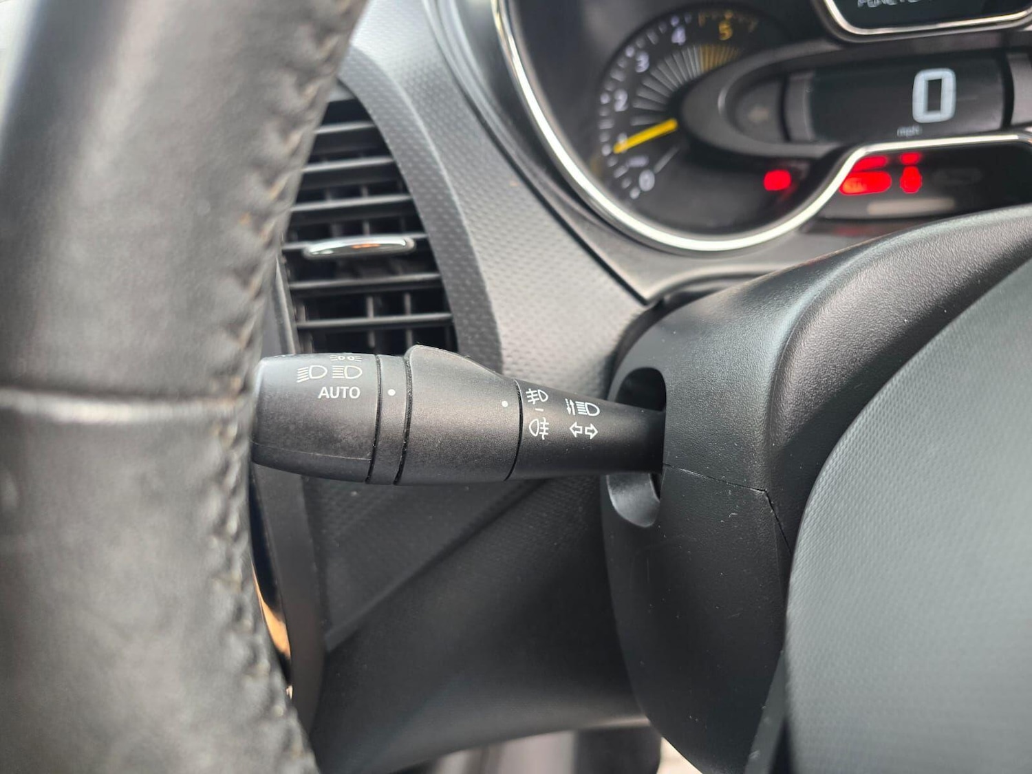 Used Renault Captur 2014 for sale - 76420251: Photo 14