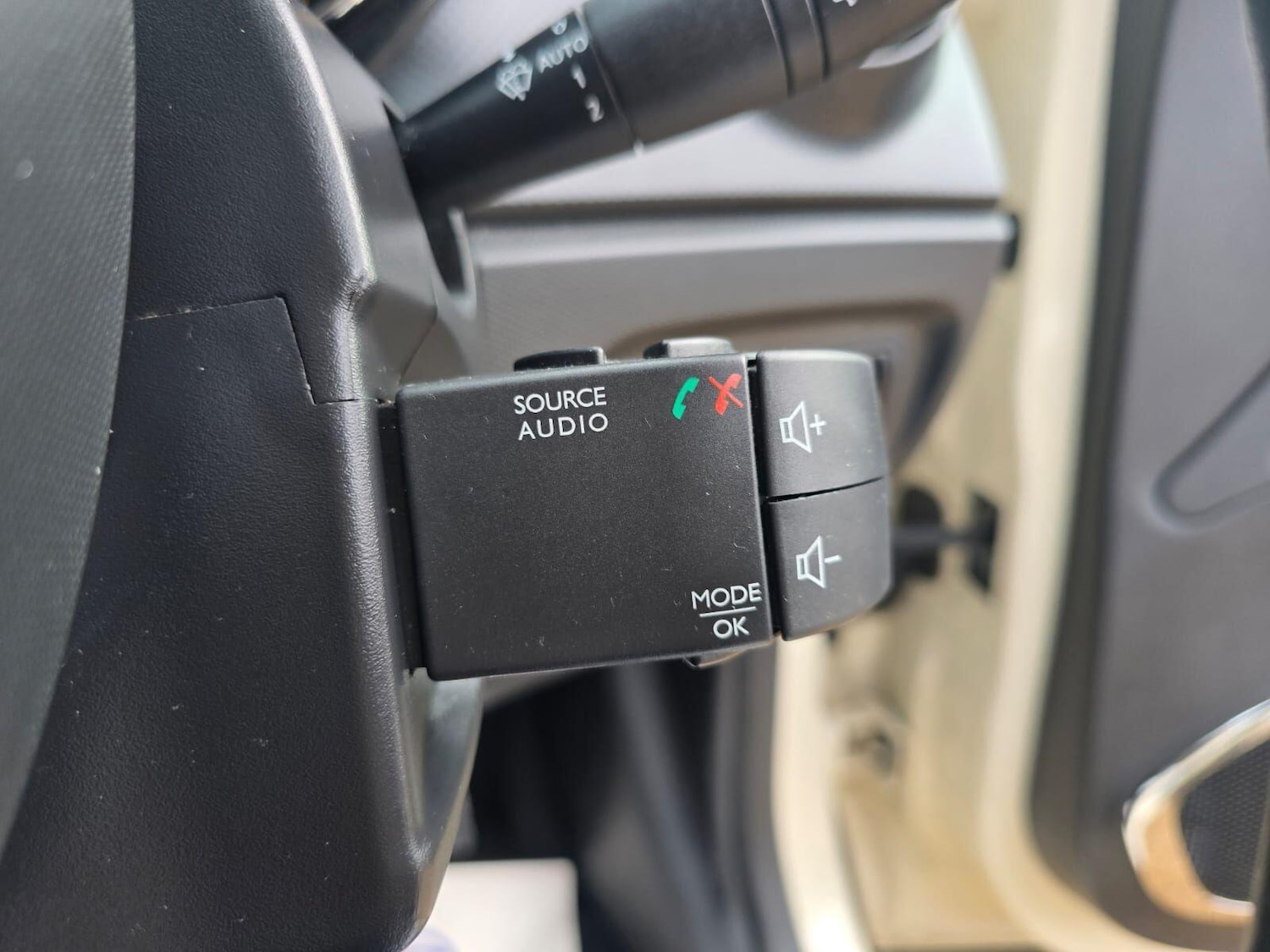 Used Renault Captur 2014 for sale - 76420251: Photo 19