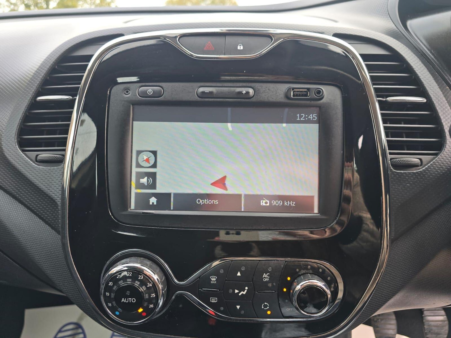 Used Renault Captur 2014 for sale - 76420251: Photo 21