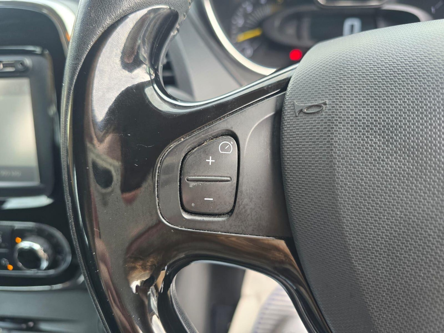 Used Renault Captur 2014 for sale - 76420251: Photo 27