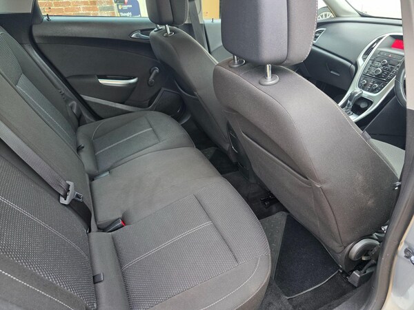 Used Vauxhall Astra 2011 for sale - 76315776: Photo 10