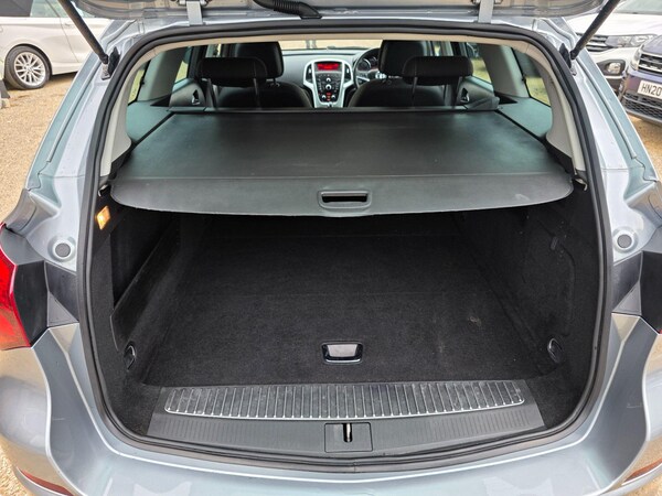 Used Vauxhall Astra 2011 for sale - 76315776: Photo 11