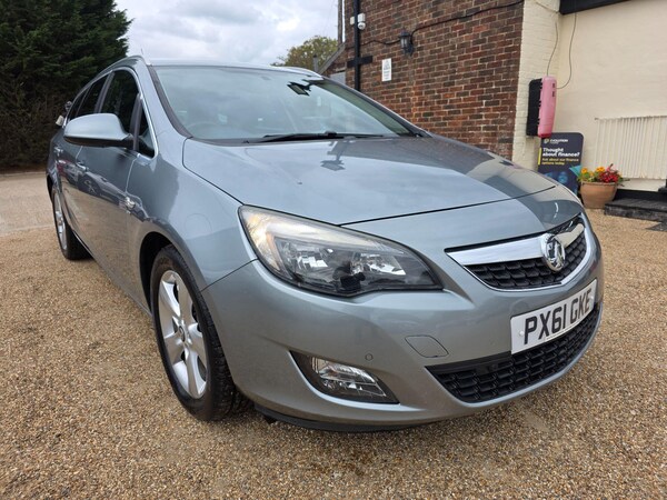 Used Vauxhall Astra 2011 for sale - 76315776: Photo 1