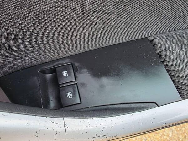 Used Vauxhall Astra 2011 for sale - 76315776: Photo 23