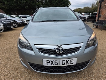 Used Vauxhall Astra 2011 for sale - 76315776: Photo 2