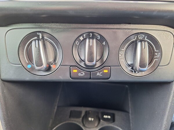 Used Volkswagen Polo 2014 for sale - 76229386: Photo 27
