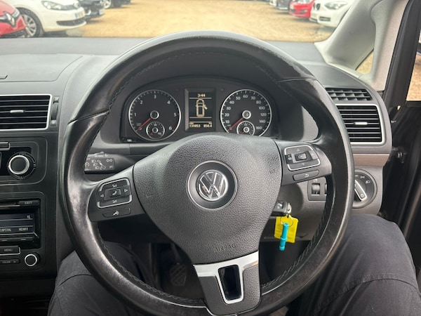 Used Volkswagen Touran 2012 for sale - 76310085: Photo 15