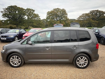 Used Volkswagen Touran 2012 for sale - 76310085: Photo 4