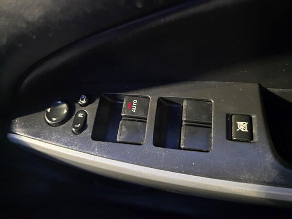 Used Mazda Mazda2 2013 for sale - 76251702: Photo 25